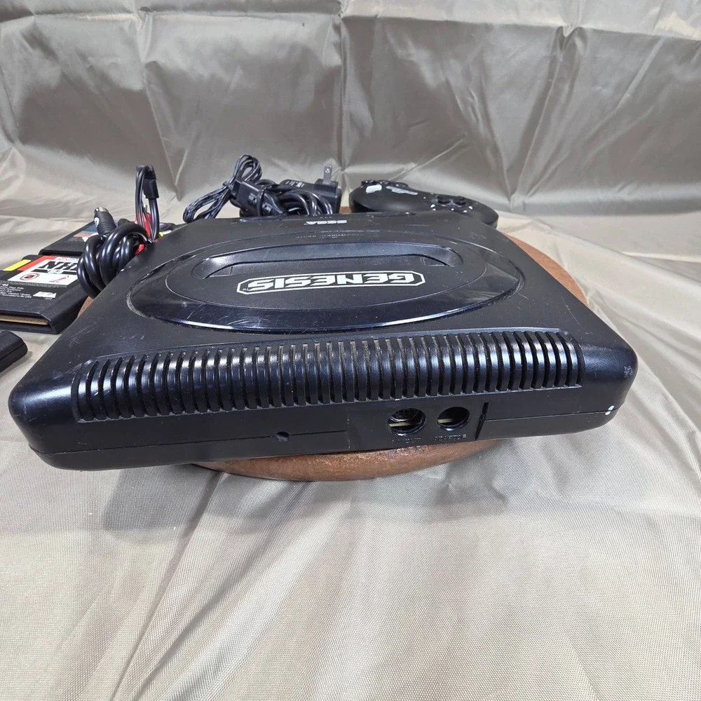 Sega Genesis Model 2 Console MK-1631 Bundle 3 Games Controller Parts Repair